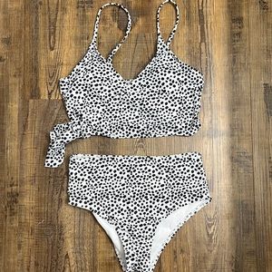SHEIN NEVER-WORN black and white dotted bikini top and bottoms